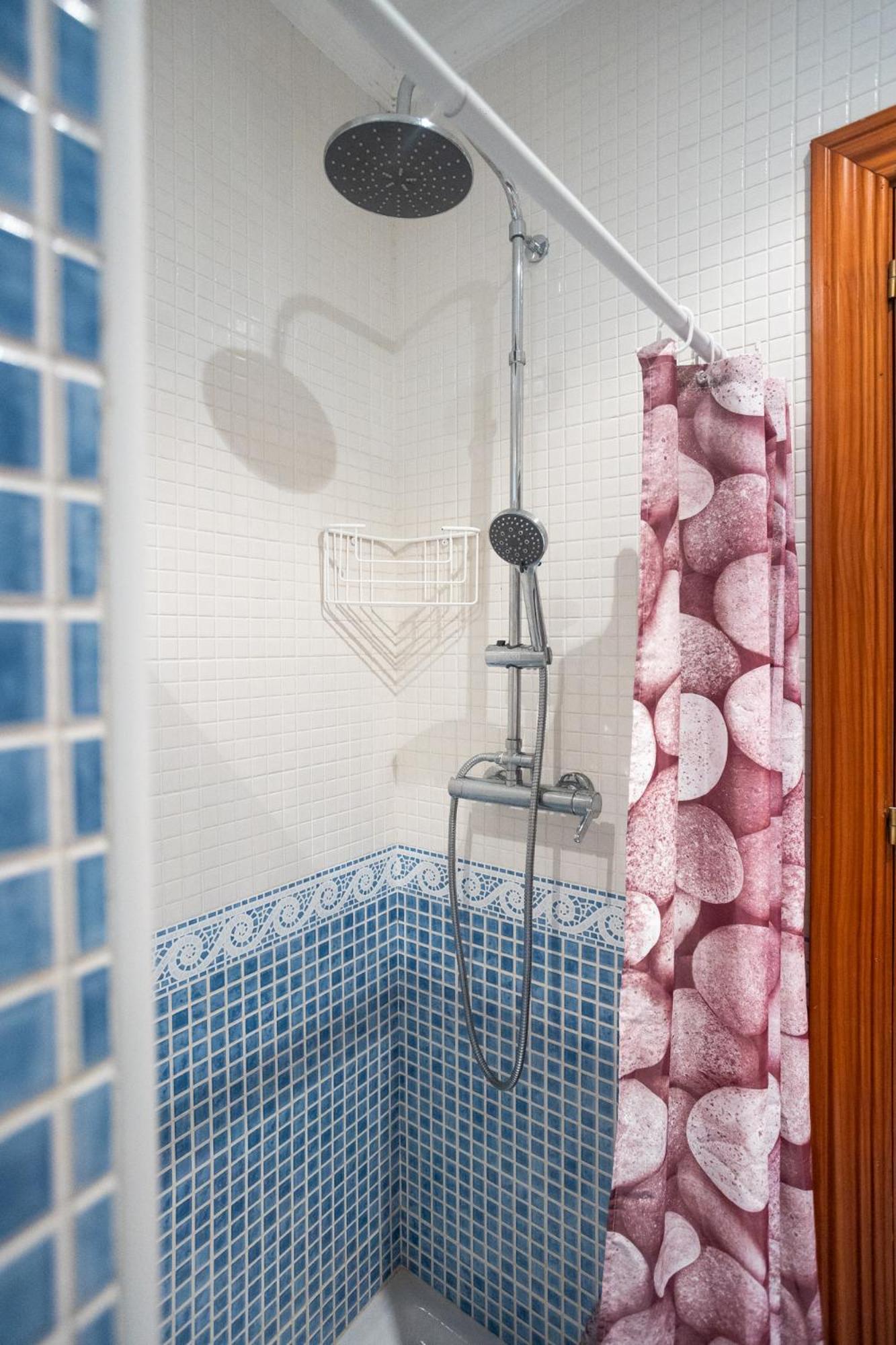 Naim Guest House Malaga Centro Екстериор снимка