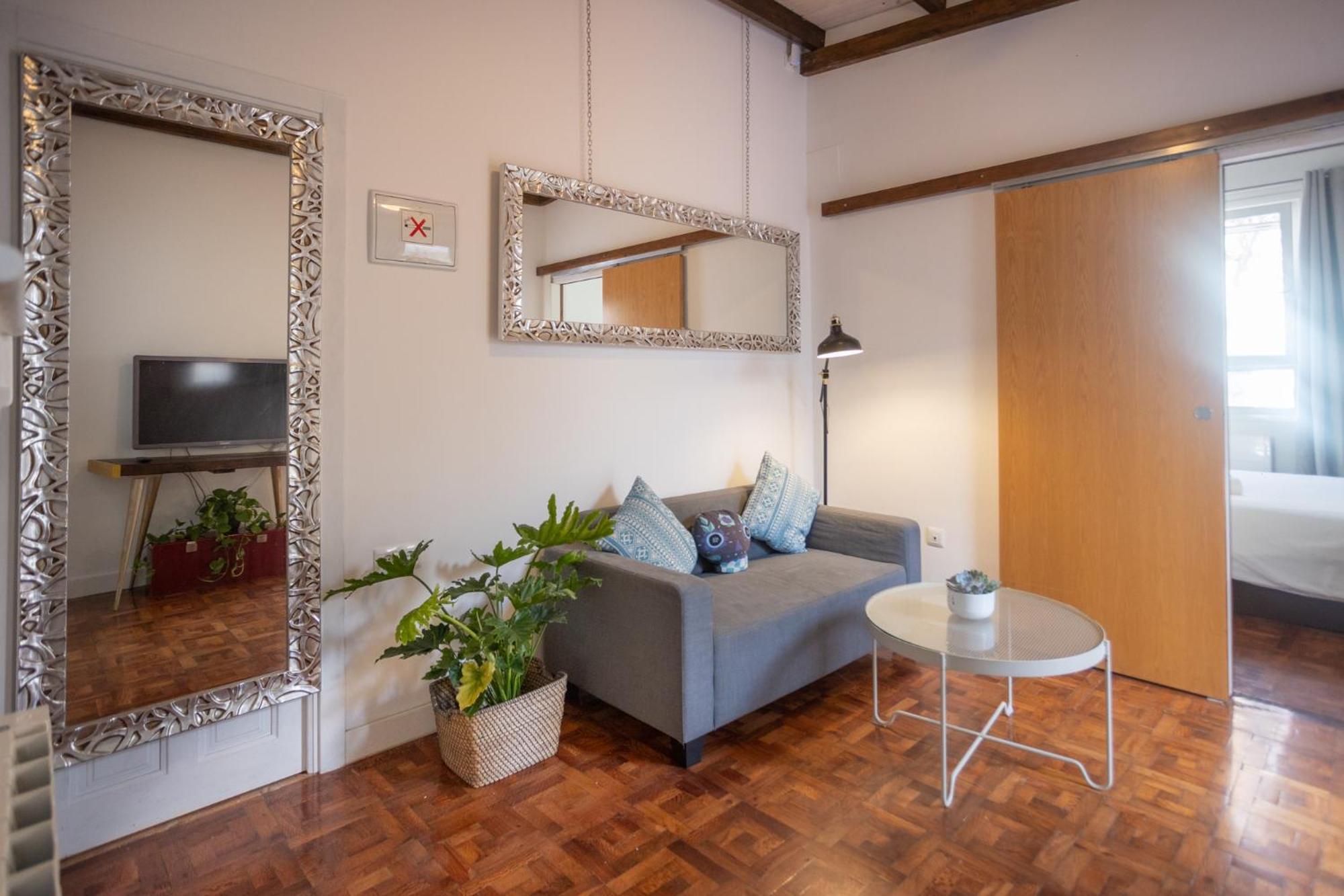 Naim Guest House Malaga Centro Екстериор снимка